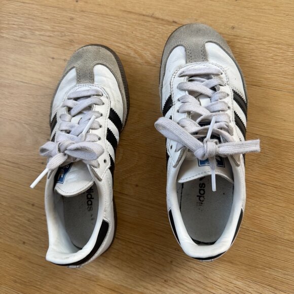 Used Youth Adidas Samba OG Shoe | Size US 3.5 - Picture 2 of 4